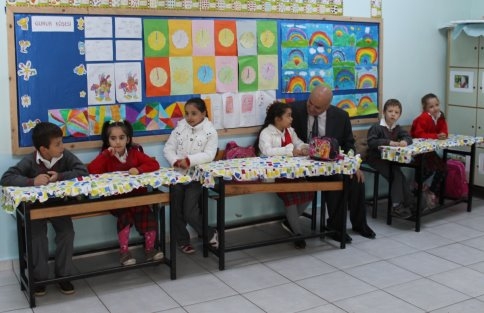 İlçe Müdürü Özdemir Okulları Ziyaret Etti